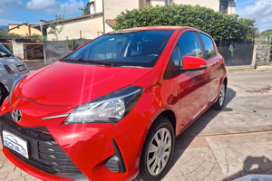 Toyota Yaris 1.0 5 porte Business neopatentati