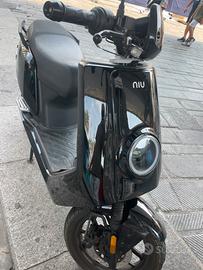 Scooter electrica niu niq gts 125