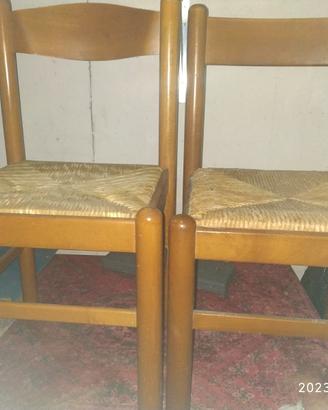 Set di 4  Sedie in legno robuste 