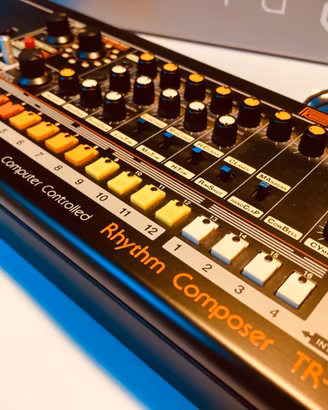 Roland Boutique TR-08 drum machine 808
