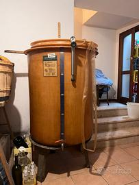 Botti in vetroresina per vino e mosto