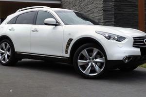 Infiniti FX30d S Premium – Full optional