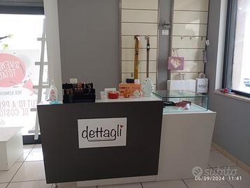 arredamento per negozio