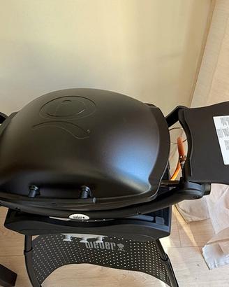 Weber Q2000 barbecue a gas con supporto