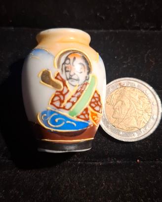 vaso giapponese in miniatura 