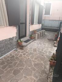 Villetta Appiano Gentile con giardino privato