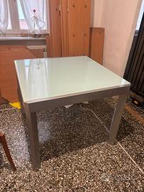 Tavolo allungabile da cucina in vetro