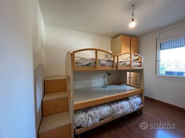 Cameretta con letto a castello