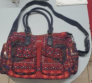 Borsa modello Desigual Arty Atari London