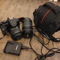 Canon EOS 1000D Reflex con due obiettivi