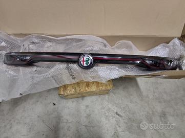 Fanale posteriore centrale baule Tonale