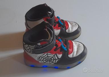 Scarpe Spiderman con LED luminosi misura 23