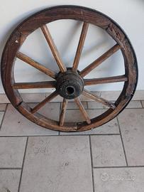 ruota antica  bella x fare  un lampadario 