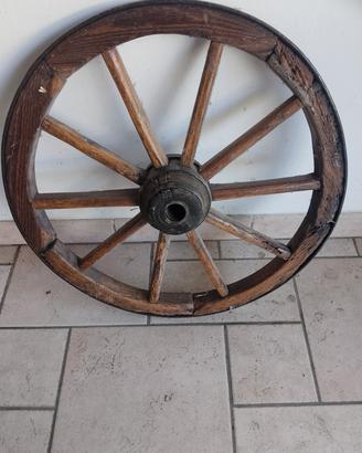 ruota antica  bella x fare  un lampadario 
