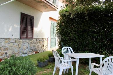 CASA SEMINDIPENDENTE A VERNIO