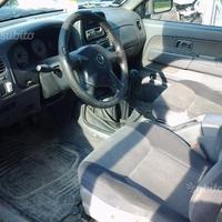 Interni e sedili per Nissan Navara 2002, 4 porte