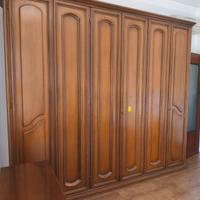 Armadio in Noce Massello