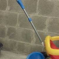 Triciclo con  maniglione