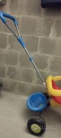 Triciclo con  maniglione