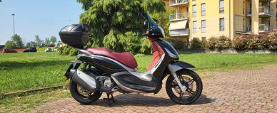 BEVERLY 350 ST anno 2016 km 11.980 come nuovo