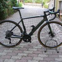 COLNAGO E-GRV Gravel Famiglia EC64-GRUPPO 105 Di2