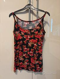 Canotta nera con rose rosse Pimkie