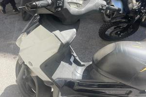 Yamaha xmax 250 bianco