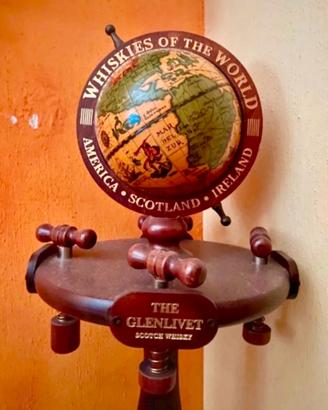 Espositore Girevole  “Whiskies of The World”