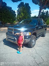 Fuoristrada dodge ram 2500