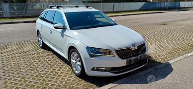 Skoda Superb Executive 150cv automatica