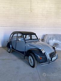 Citroen 2CV charleston