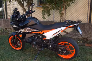 KTM 890 SMT 2025