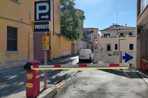 Posto auto al chiuso, in centro a Jesi