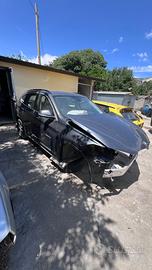 BMW X1 2.0 2018 cambio automatico incidentata