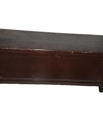 Cassapanca In Legno Conservata In Buono Stato