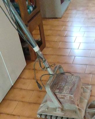 vibratore per pavimenti 