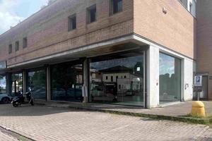 Fronte Sempione, spazio commerciale di mq.500