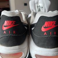 Nike air bianche e nere