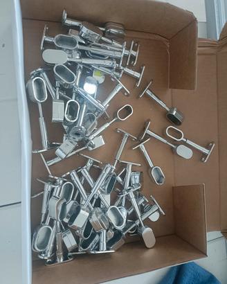 Ganci  per barre appendiabiti 