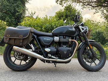 Moto Triumph Street Twin 900