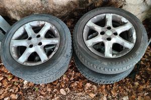 Cerchi in lega Toyota da ripristinare + dadi