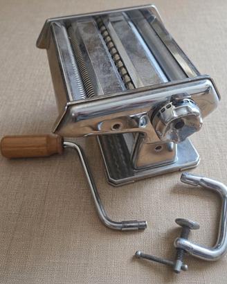 Macchina per pasta Titania Excelsius in acciaio