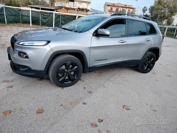 jeep Cherokee 2.2 modello eagle night 185CV