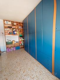 Armadio con scrivania e libreria angolare