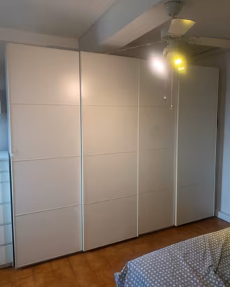 Camera da letto (armadio,letto,cassettiera)