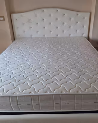 Letto matrimoniale contenitore con materasso 