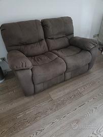 divano con movimento relax elettrico