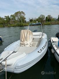 Noleggio gommone 7,5