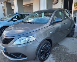 Lancia Ypsilon 1.2 69 CV 5 porte Ecochic Gold NAVI