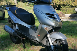 Sccoter Aprilia mba5 - 150 cc